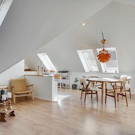 Bath Tub Penthouse In The City آلبورغ المظهر الخارجي الصورة