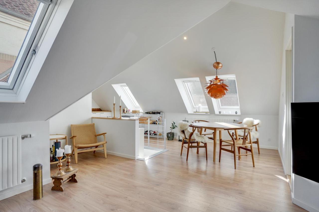 Bath Tub Penthouse In The City آلبورغ المظهر الخارجي الصورة