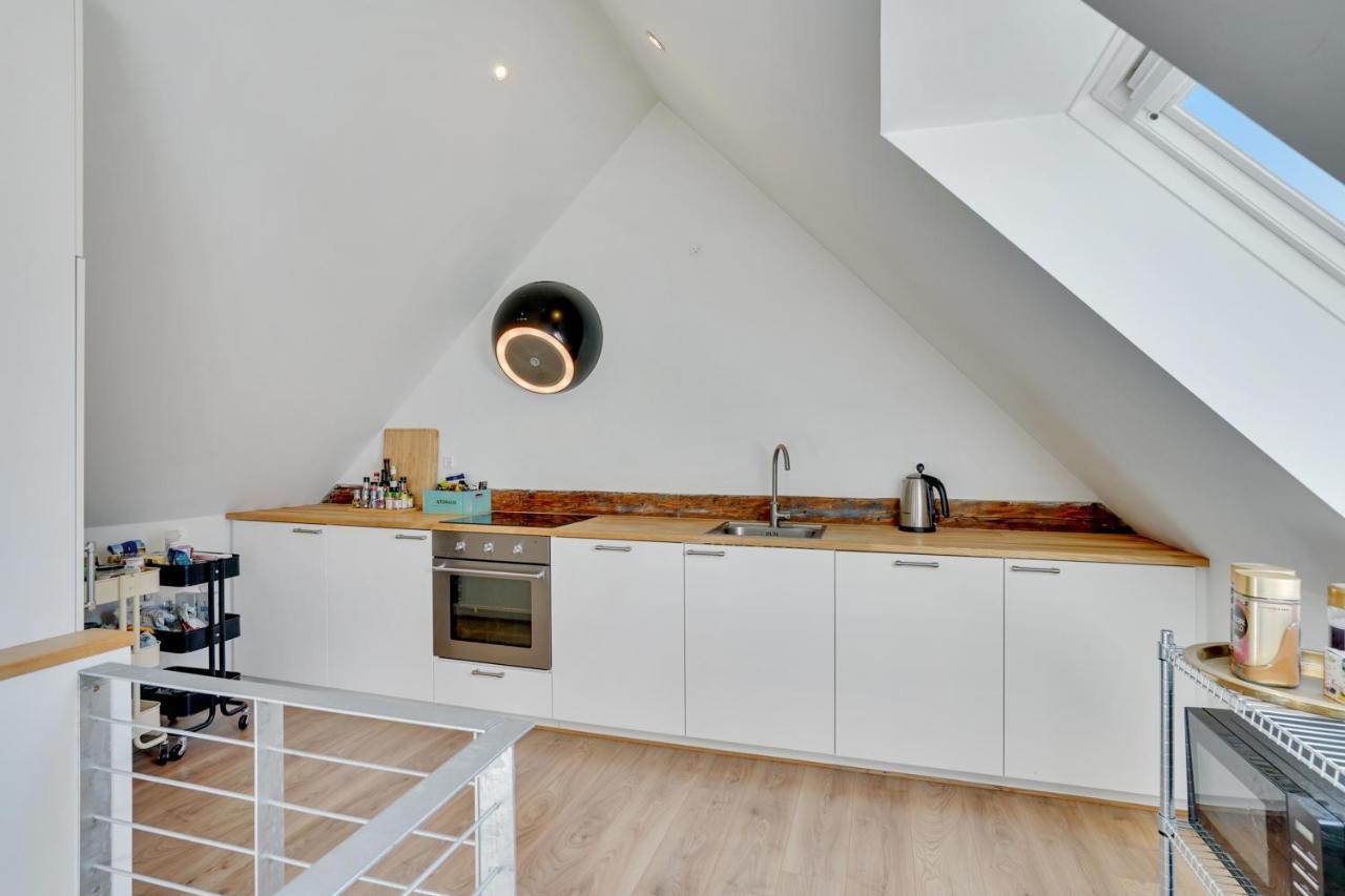 Bath Tub Penthouse In The City آلبورغ المظهر الخارجي الصورة