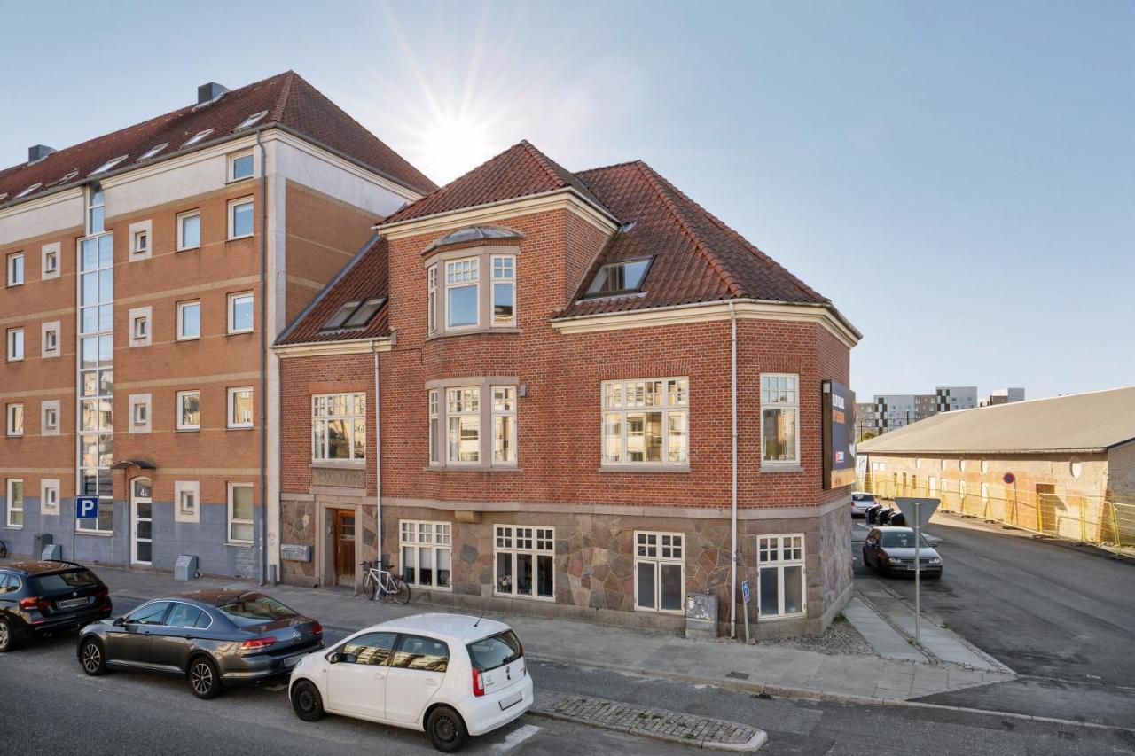 Bath Tub Penthouse In The City آلبورغ المظهر الخارجي الصورة