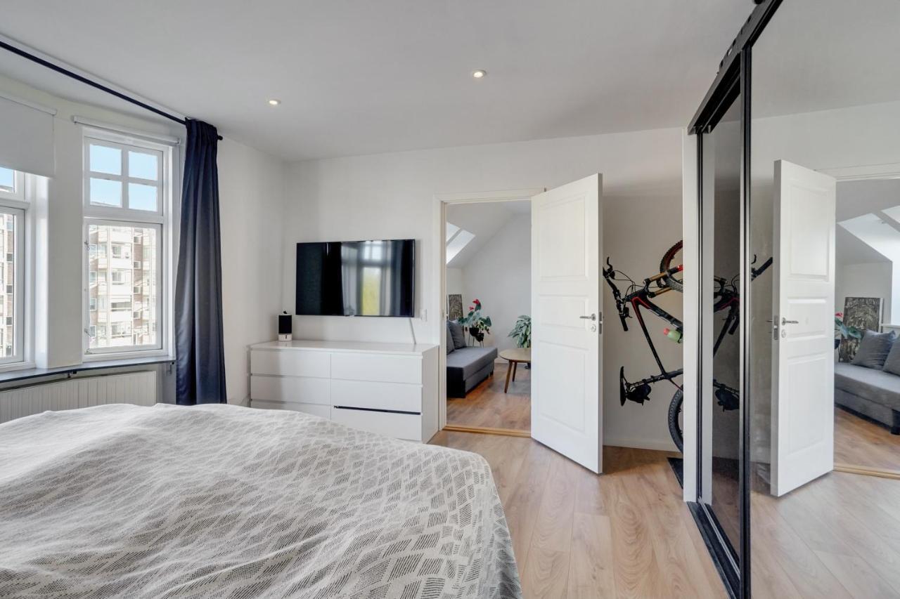 Bath Tub Penthouse In The City آلبورغ المظهر الخارجي الصورة